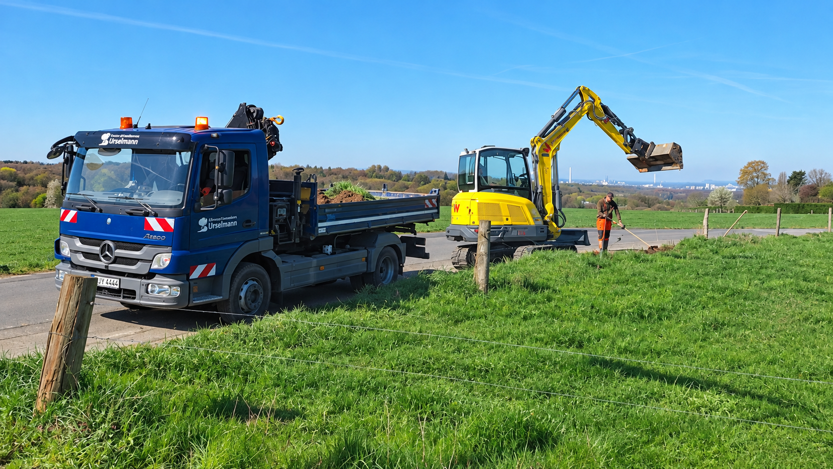 Lkw und Bagger von Erdarbeiten Urselmann im Einsatz im Bergischen Land